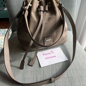 Henri Bendel Nylon Bucket bag in Olive Green